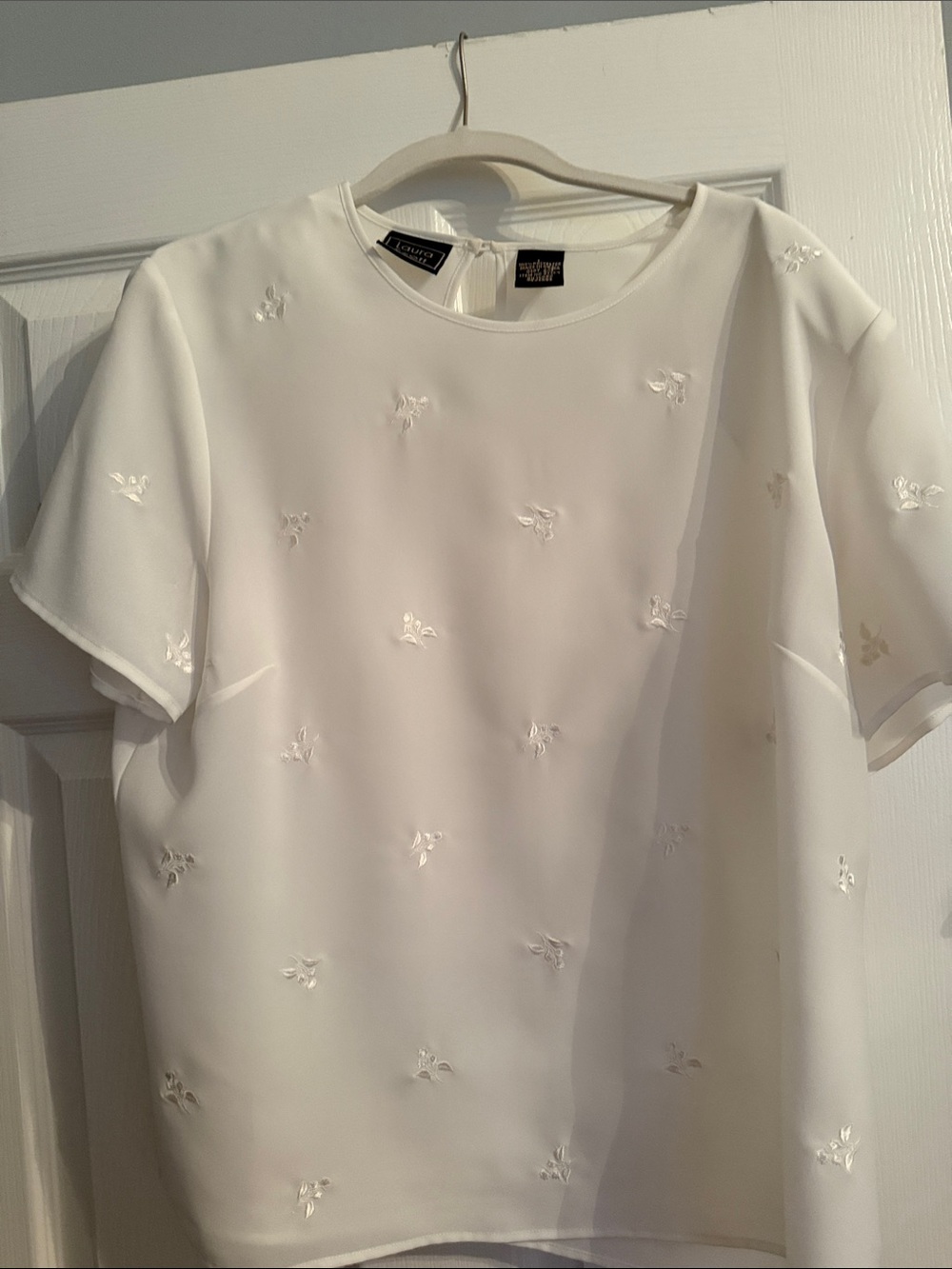 Laura Scott White Embroidered Crewneck Top